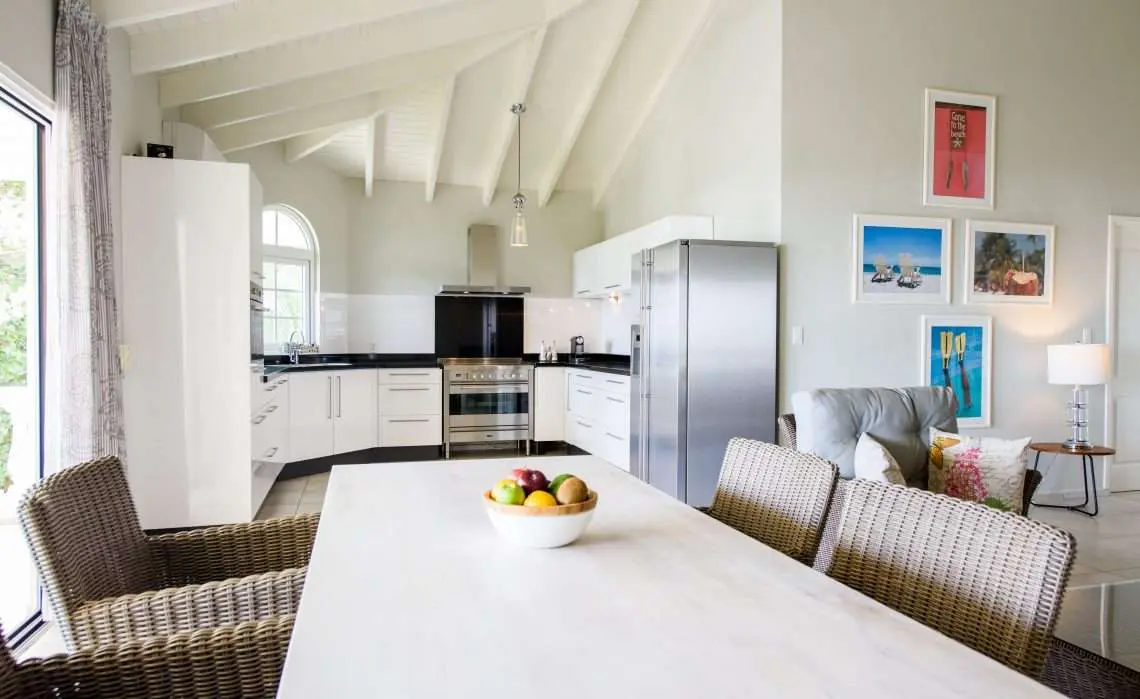dining area Ocean Breeze 