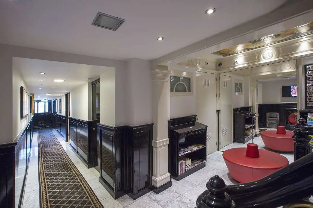 Our Dutch Masters Luxury Apartments are located in the historic centre of Amsterdam on the picturesque Keizersgracht canal.