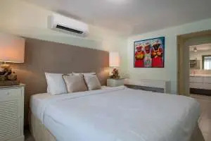 Luxury 3 bedroom Seaview Apartment - Floral Dreams – Curacao Luxury Holiday Rentals