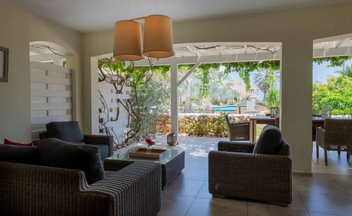 Luxury 3 bedroom Seaview Apartment - Floral Dreams – Curacao Luxury Holiday Rentals