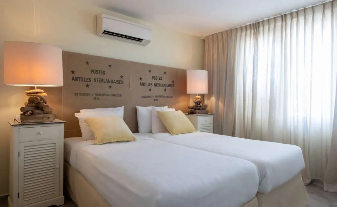 Luxury 3 bedroom Seaview Apartment - Floral Dreams – Curacao Luxury Holiday Rentals
