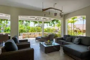 Luxury 3 bedroom Seaview Apartment - Violet Blossom – Curacao Luxury Holiday Rentals